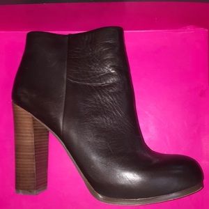 Vince Camuto Grenadine bootie